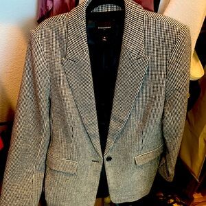 Banana Republic blazer. Size 14 brand new never been worn.